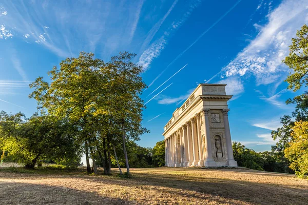 Klasicistní kolonáda "Reistna", Valtice, Česká Rep. — Stock fotografie