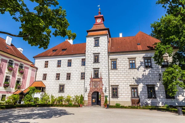 Trebon vár - Trebon, Cseh Köztársaság — Stock Fotó