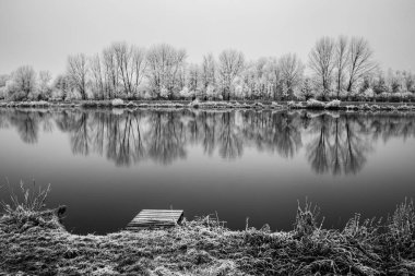 Dondurulmuş doğa tarafından River Elbe-Celakovice, Çek Cumhuriyeti.