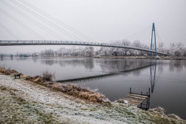 Köprü üstünde Elbe Nehri-Celakovice, Çek Cumhuriyeti.