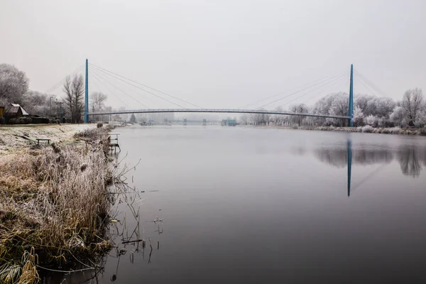 Natura congelata lungo il fiume Elba Celakovice, Repubblica Ceca . — Foto Stock