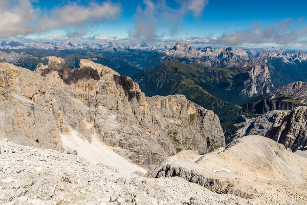 を介してフェッラタ Colver ルリ - ドロミテ、イタリア — ストック写真