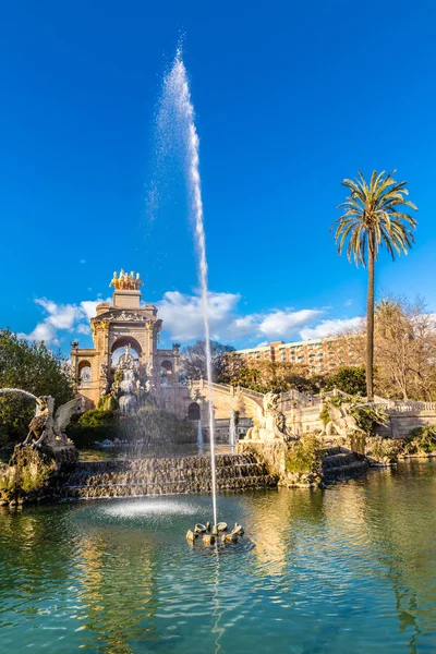 Cascada fontána - Ciutadella Park, Barcelona, Španělsko — Stock fotografie