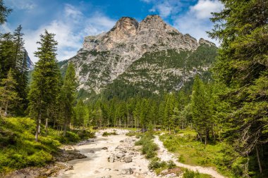 Cascate Di Fanes - Dolomites, İtalya için yürüyüş