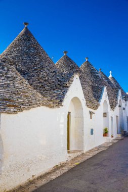 Alberobello Trulli evleri - Apulia, İtalya ile