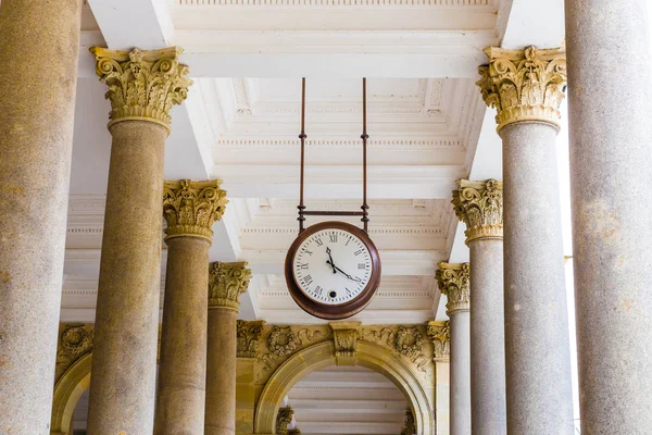 Mill Colonnade - Karlovy Vary, República Checa —  Fotos de Stock