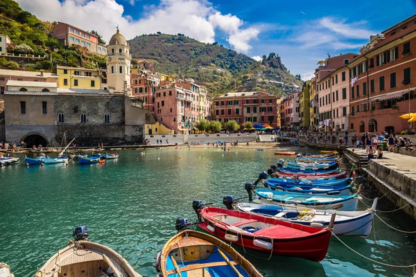 Baie Vernazza Avec Des Bateaux Colorés Cinque Terre Province Spezia — Photo