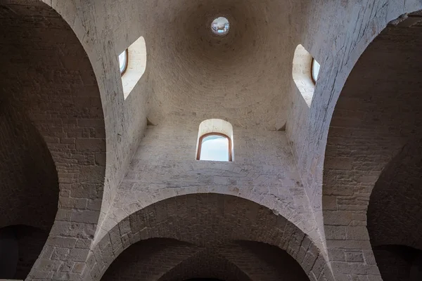 Interieur van Trulli kerk - Apulië regio, Italië — Stockfoto