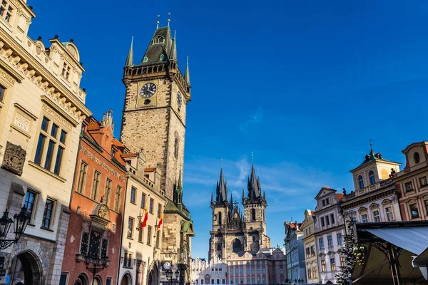 天文时钟和圣母教堂前 Tyn 老城广场 布拉格 捷克共和国 — 图库照片