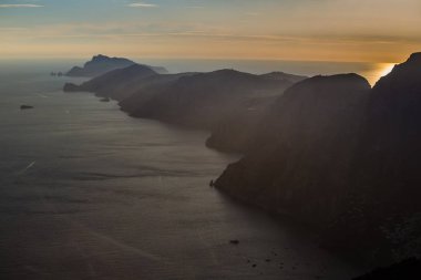 Amalfi Coast sırasında günbatımı - Campania bölgesi, İtalya