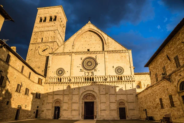 Kathedrale von san rufino - assisi, umbrien, italien — Stockfoto