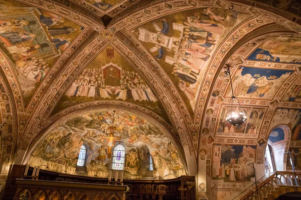 Plafond van basiliek van St.Francis van Assisi - Italië — Stockfoto