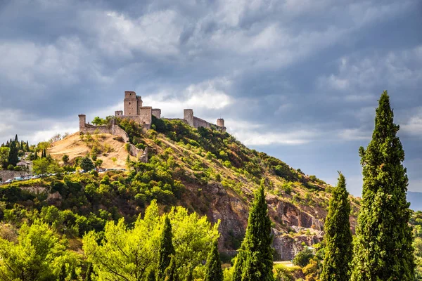 Fästningen Rocca Maggiore - Assisi, Umbrien, Italien — Stockfoto