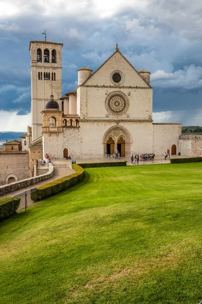 アッシジ - イタリア、アッシジのサン ・ フランチェスコ聖堂 — ストック写真