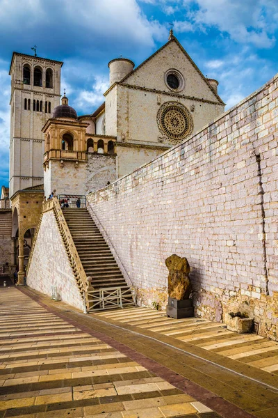 Basilika des Heiligen Franz von Assisi - assisi, Italien — Stockfoto