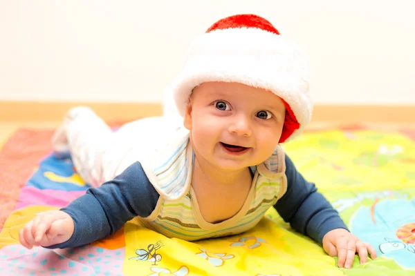 Niño en sombrero de Navidad — Foto de Stock