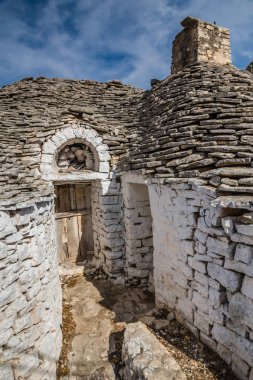 Alberobello Trulli evleri - Apulia, İtalya ile