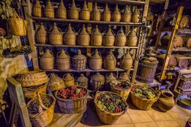 Şarap Mahzeni - Varlaam Manastırı, Meteora, Yunanistan