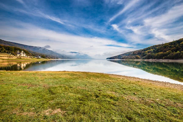 Sankt Nikolaus kyrka - Mavrovo, norra Makedonien — Stockfoto