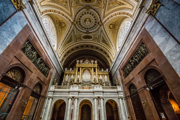 Interieur van Esztergom Basiliek - Esztergom, Hongarije — Stockfoto