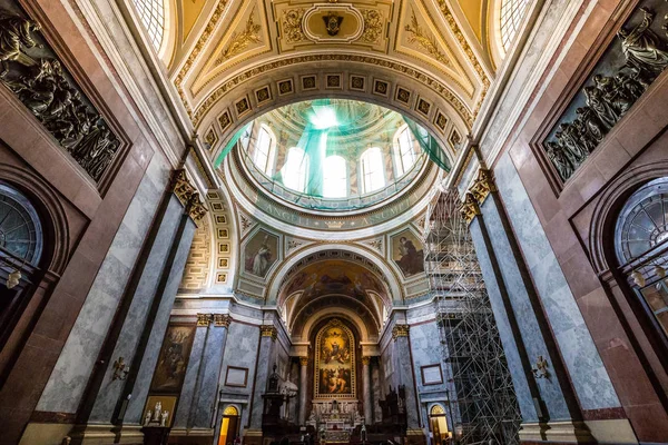 Interior de la Basílica de Esztergom - Esztergom, Hungría — Foto de Stock