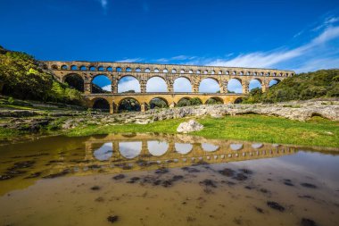 Roma Aqueduct Pont du Gard - Nimes, Fransa