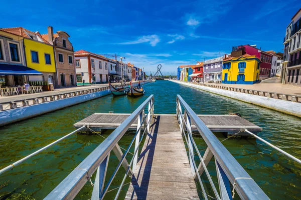 Edifícios e Barcos Coloridos - Aveiro, Portugal — Fotografia de Stock