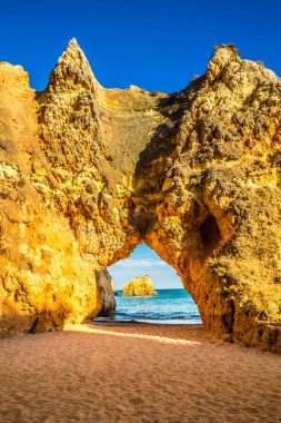 Algarve Sahili 'nde Kaya oluşumu - Lagoa, Portekiz