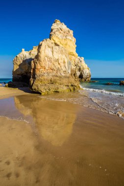 Algarve Sahili 'nde Kaya oluşumu - Lagoa, Portekiz