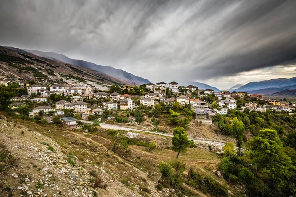 Cidade otomana de Gjirokaster na Albânia — Fotografia de Stock