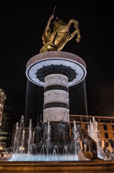 Krigare på häststaty - Skopje, norra Makedonien — Stockfoto