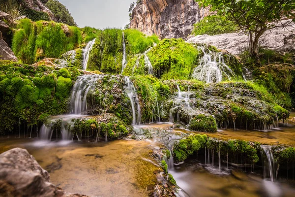 Каскад Водопадов Над Зеленым Мысом Сьерра Касорла Испания Стоковое Фото