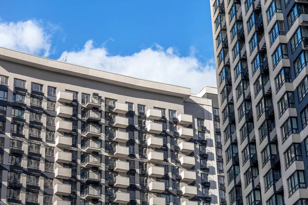 Edifícios Modernos Arranha Céus Frente Céu Azul Claro Perspectiva Conceito — Fotografia de Stock