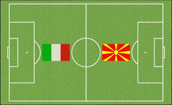 足球赛场马其顿 意大利与标志足球游戏 — 图库照片