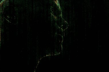 3D görüntüleme. Hacker yapay zekası siber uzay konseptinde Hitech 'le yüzleşiyor. Cyborg lider ikili kod matrisi yağmur sembolleri. Siber Punk programlama kodu teknolojisi arka planı