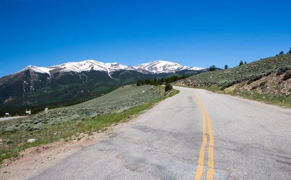 Driving Scenic Road Aspen Independence Pass Highway Colorado Usa Mount — 스톡 사진