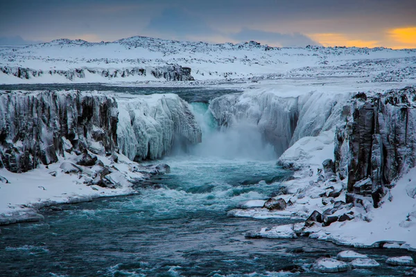 失败瀑布 欧洲最强大的瀑布之一 冬季风景 美丽的自然 — 图库照片
