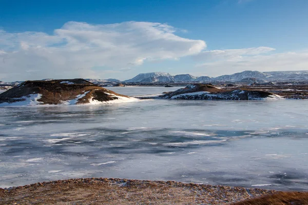 Zmrzlé Ledové Jezero Myvatn Pseudokrátery Zimní Krajina Island — Stock fotografie