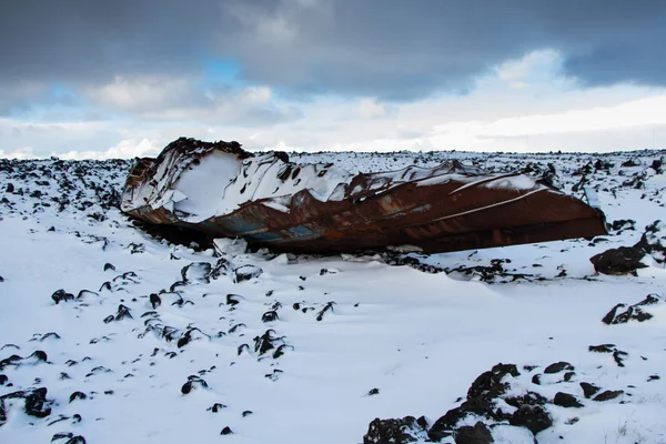 Rusty Viejo Naufragio Península Reykjanes Cerca Grundavik Islandia Paisaje Invierno — Foto de Stock