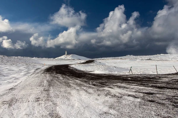 Isväg Som Leder Till Fyr Reykjanes Halvö Island Europa — Stockfoto