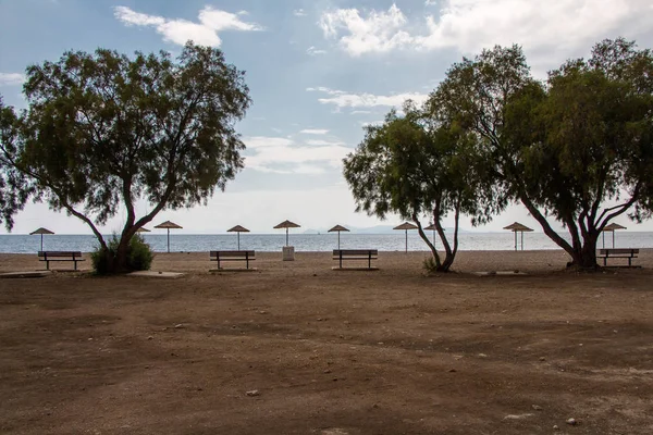 Praia Arenosa Pacífica Com Guarda Sóis Atenas — Fotografia de Stock