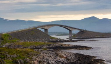 Norveç 'teki Atlantik yolu - Norveç' teki Ulaşım Atlantik yolu Storseisundet Köprüsü