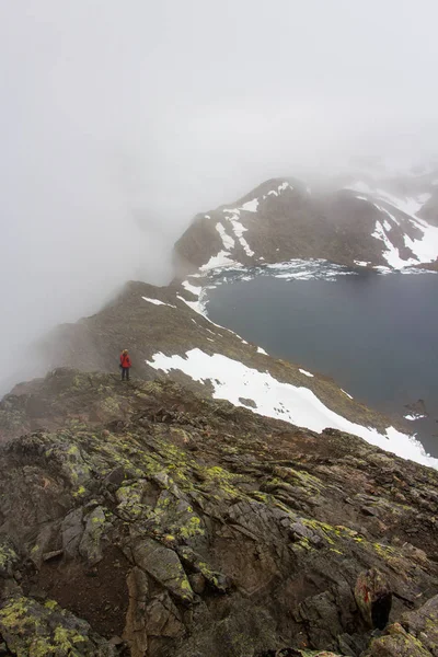 Paseos Por Las Montañas Besseggen Ridge Parque Nacional Yotunheimen Noruega — Foto de Stock