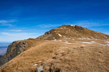 Dağ doğa manzarası. Fagaras Dağları 'nın güzel sıradağ manzarası. Romanya