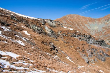 Dağ doğa manzarası. Fagaras Dağları 'nın güzel sıradağ manzarası. Romanya