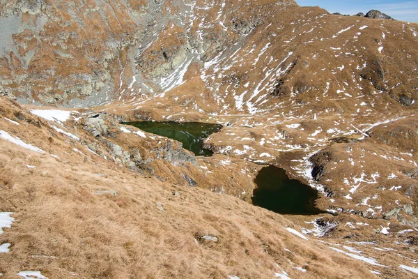 Dağ Manzarası Vadideki Buzul Gölü Fagaras Dağı Romanya — Stok fotoğraf