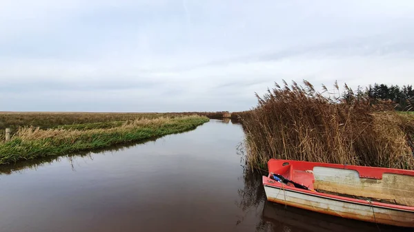 Viejo barco pesquero cerca de Bork Havn — Foto de Stock