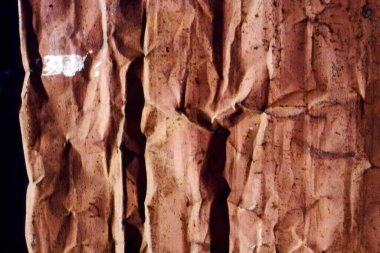 Paslı metal bir duvarın fotoğrafçılığını kapat 