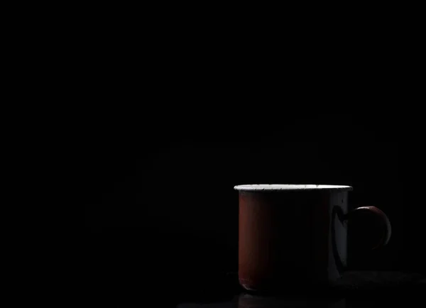 Caneca vermelha com chá — Fotografia de Stock