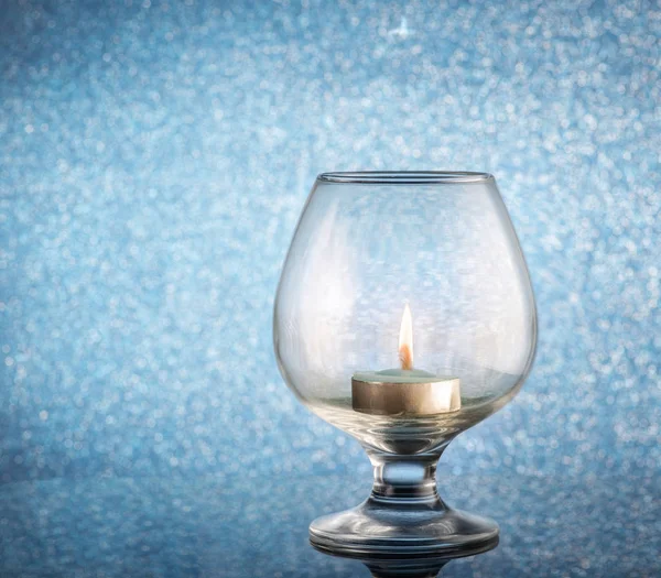 Χριστουγεννιάτικο κερί σε ποτήρι — Φωτογραφία Αρχείου
